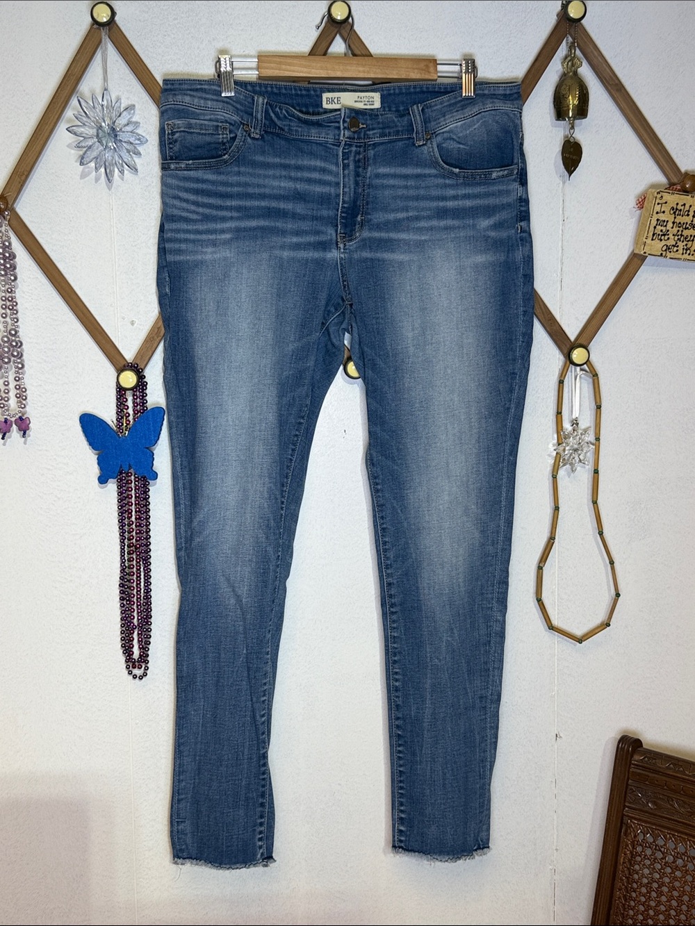BKE Women’s Ankle Cropped Jeans in Medium Blue Wash